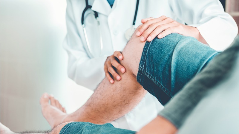 علل ایجاد زانوی ضربدری چیست؟ | درمان دیسک کمر اصفهان