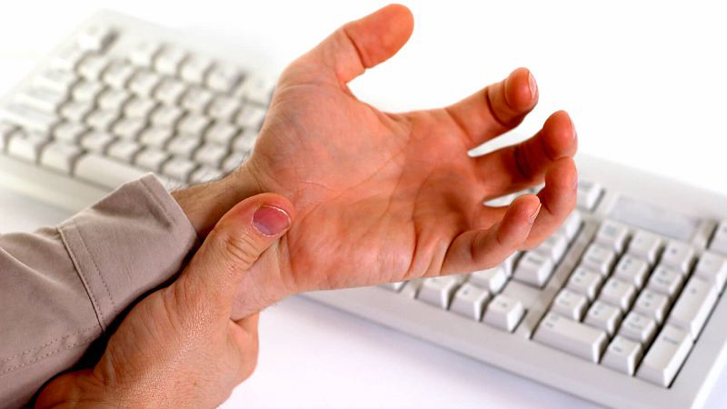 علل بی حس شدن دست ها | درمان دیسک کمر اصفهان